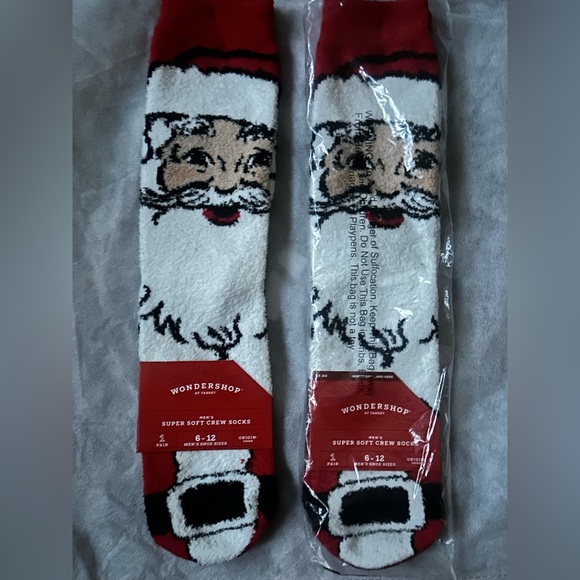 Wondershop Other - Wondershop Men's (2 pair)Santa Crew Socks 6-12